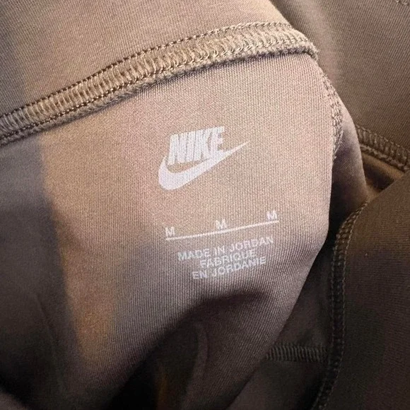 Nike Medium brown biker shorts 7 in - Picture 4 of 4